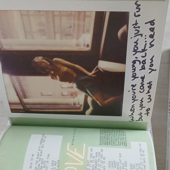 Offical TAYLOR SWIFT 1989 Deluxe CD - 13 Polaroids 1989 Deluxe Edition CD - Picture 13 of 16